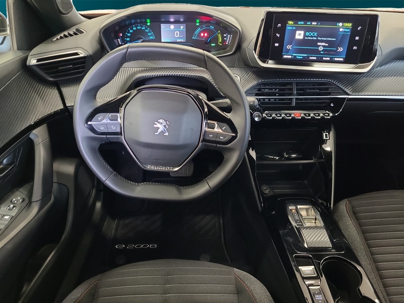 Peugeot e-2008 vaihtoauto