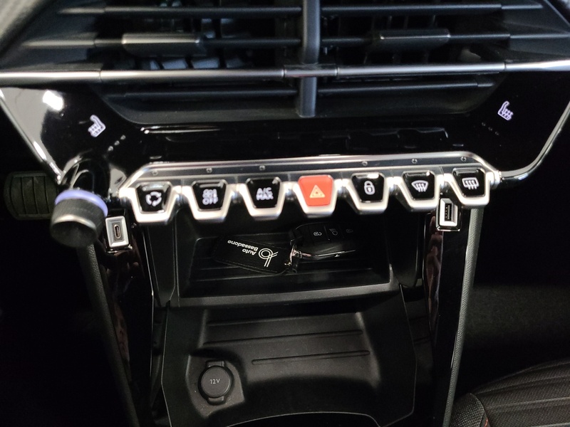 Peugeot e-2008 vaihtoauto