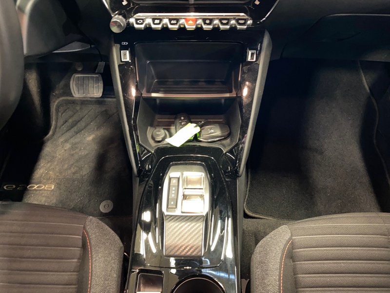 Peugeot e-2008 vaihtoauto