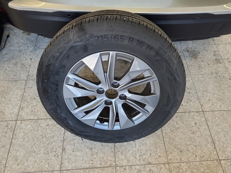 Peugeot e-2008 vaihtoauto