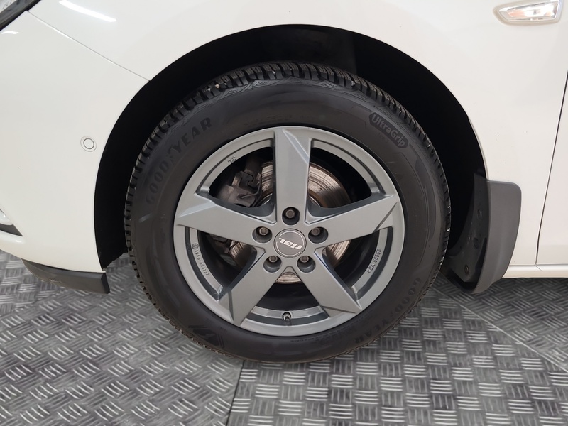 Opel Astra vaihtoauto