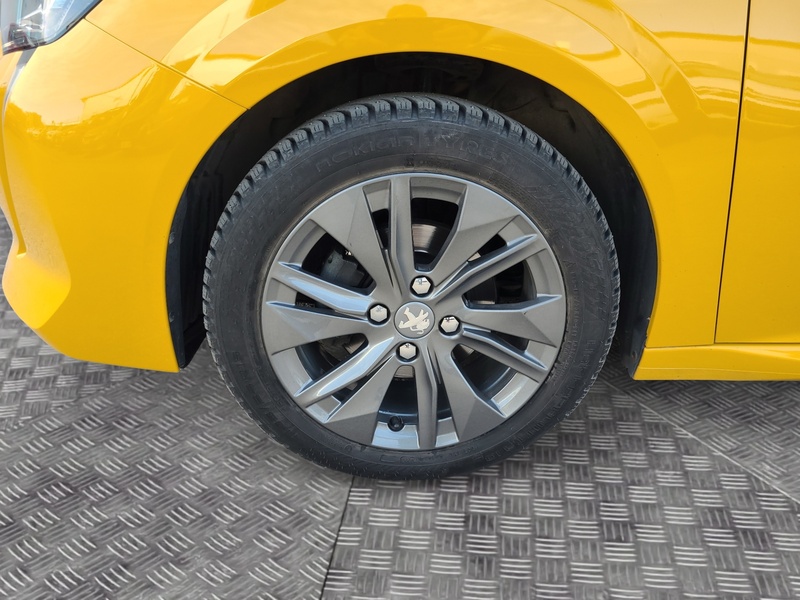 Peugeot 208 vaihtoauto