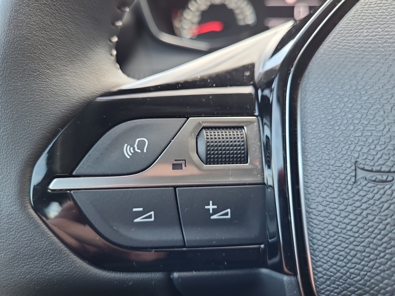 Peugeot 208 vaihtoauto