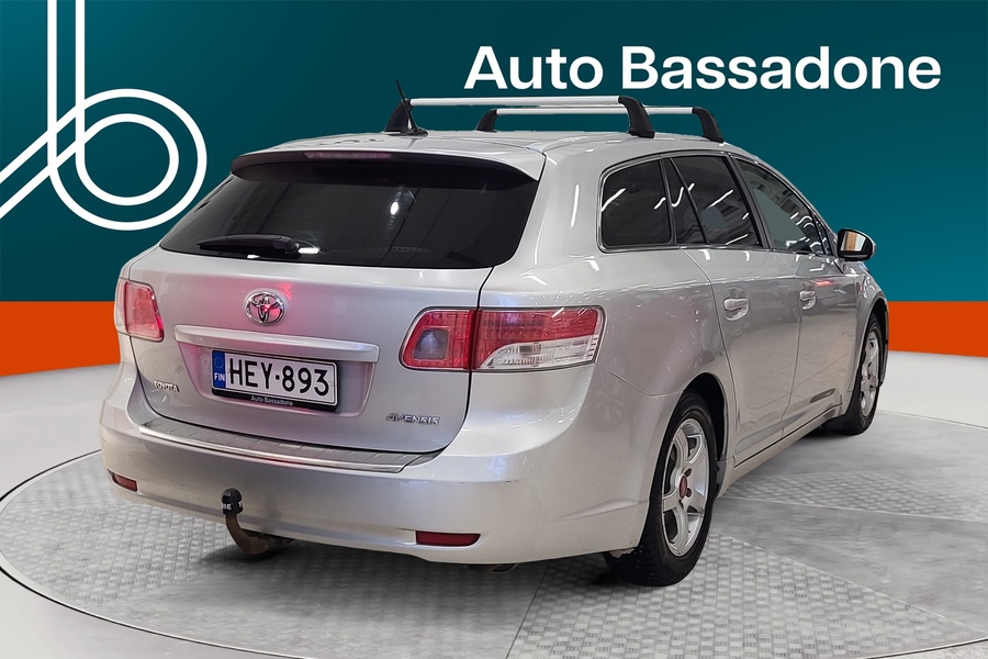 Toyota Avensis vaihtoauto