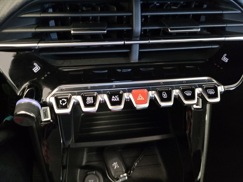 Peugeot e-2008 vaihtoauto