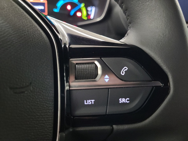 Peugeot e-2008 vaihtoauto