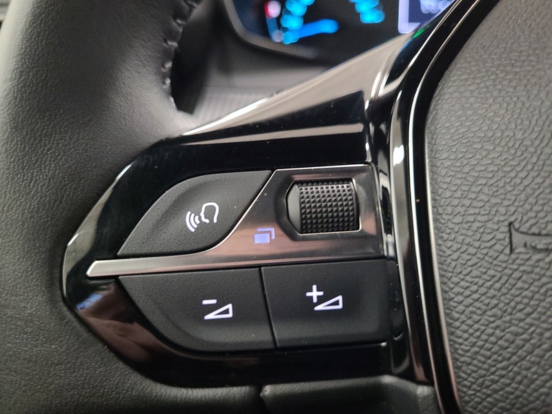 Peugeot e-2008 vaihtoauto