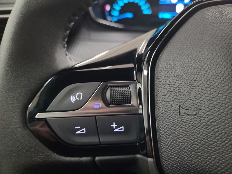 Peugeot e-2008 vaihtoauto