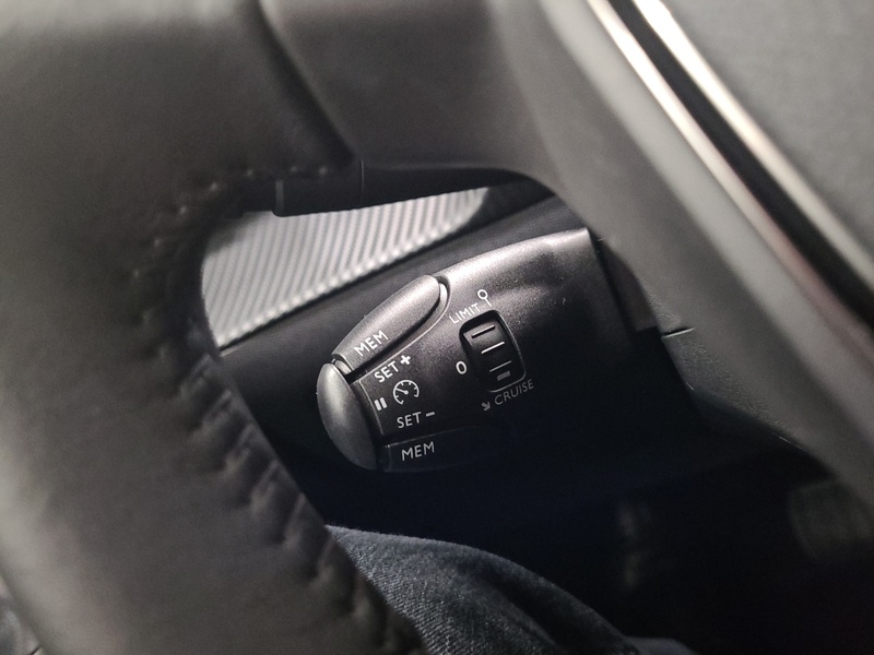 Peugeot e-2008 vaihtoauto