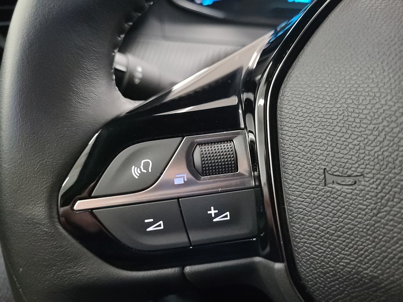 Peugeot e-2008 vaihtoauto