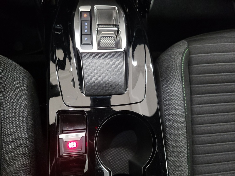 Peugeot e-2008 vaihtoauto