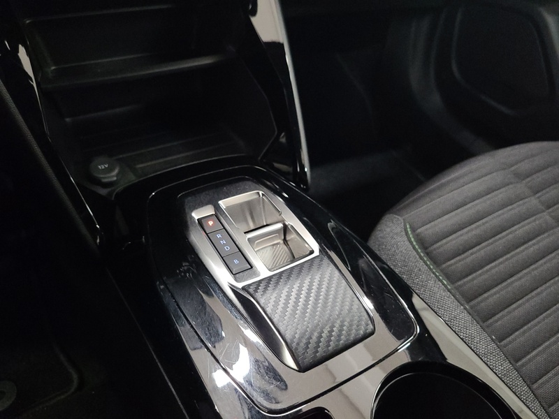 Peugeot e-2008 vaihtoauto