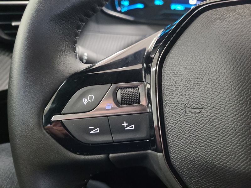 Peugeot e-2008 vaihtoauto