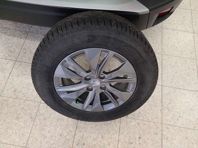 Peugeot e-2008 vaihtoauto