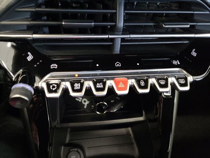 Peugeot e-2008 vaihtoauto