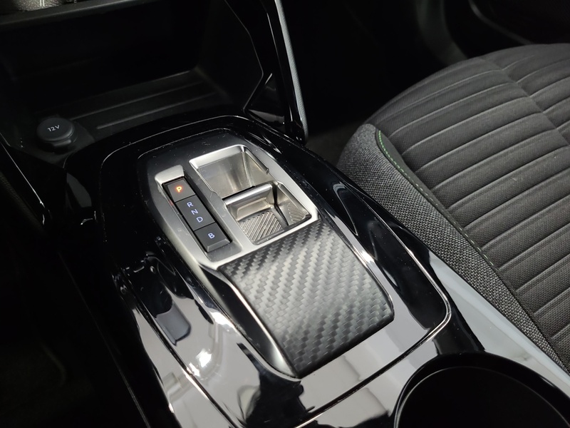 Peugeot e-2008 vaihtoauto