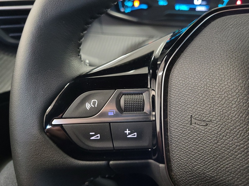 Peugeot e-2008 vaihtoauto