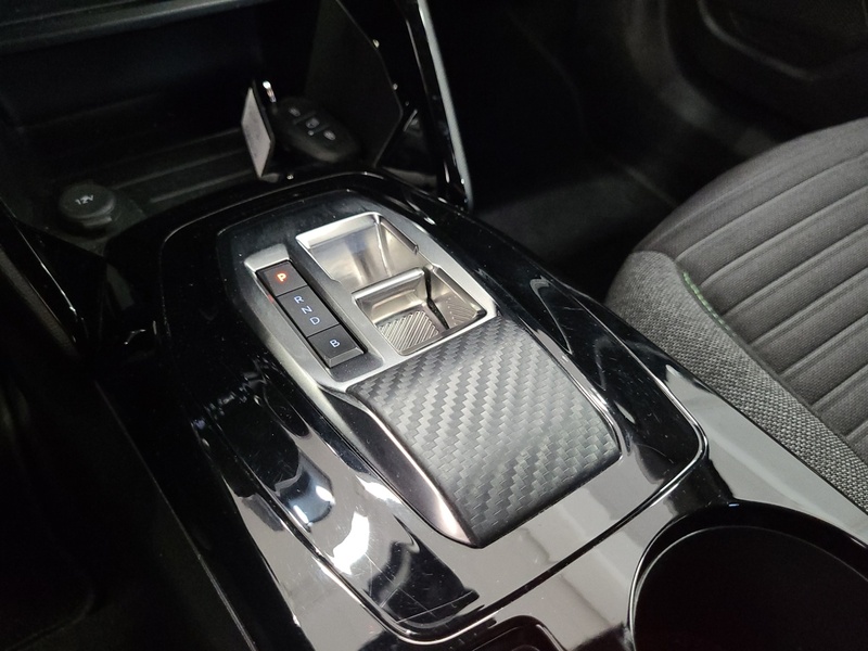 Peugeot e-2008 vaihtoauto