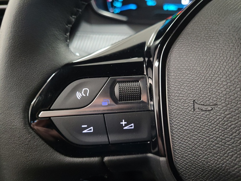 Peugeot e-2008 vaihtoauto