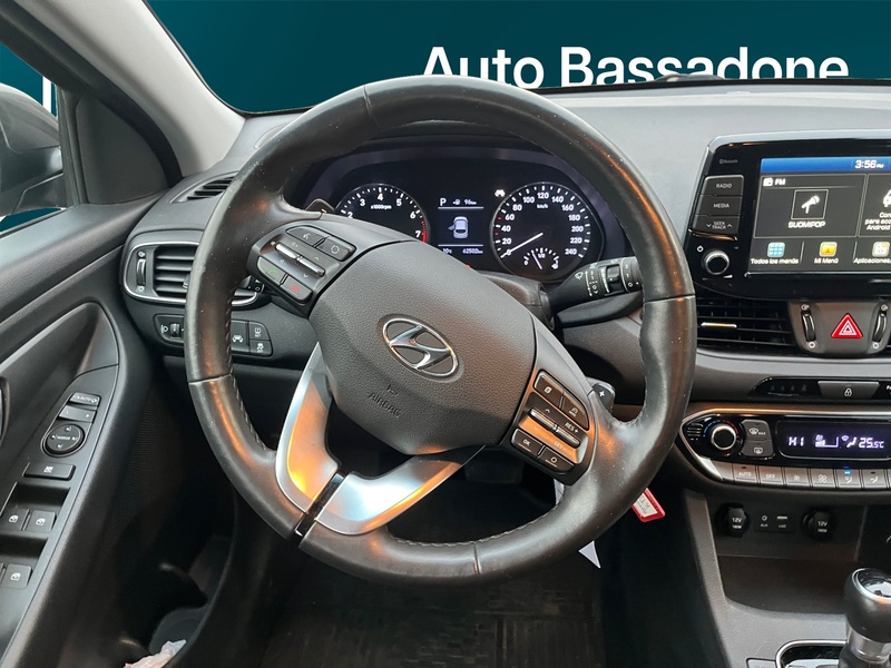 Hyundai i30 Hatchback vaihtoauto