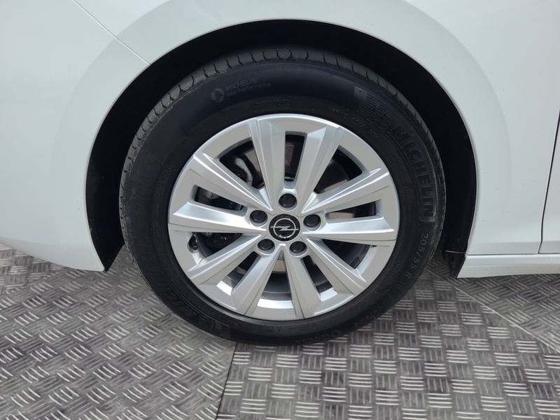 Opel Astra vaihtoauto