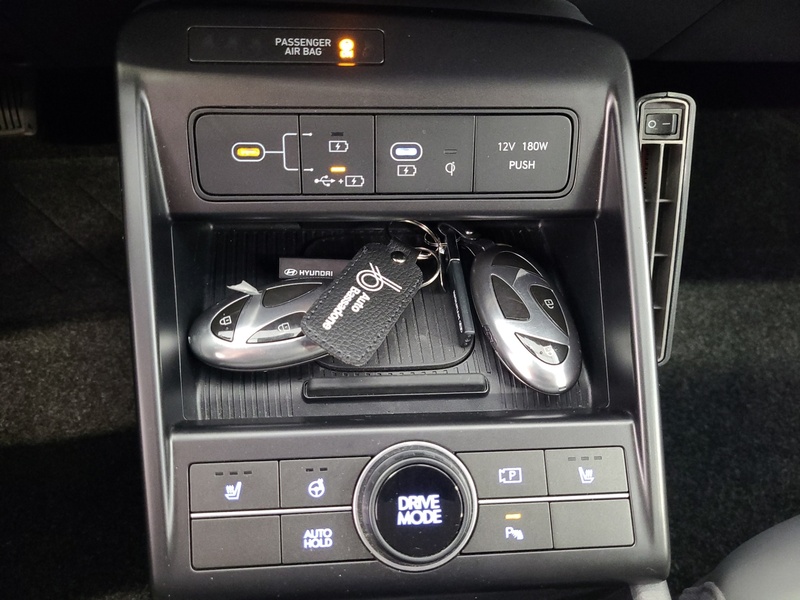 Hyundai KONA Hybrid vaihtoauto