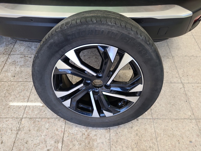 Peugeot e-2008 vaihtoauto