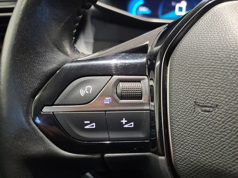 Peugeot e-2008 vaihtoauto