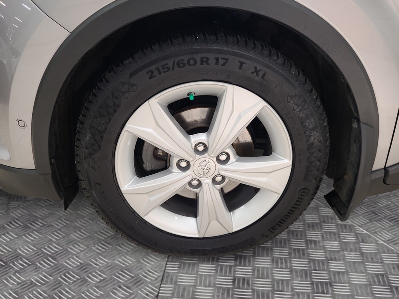 Toyota C-HR vaihtoauto