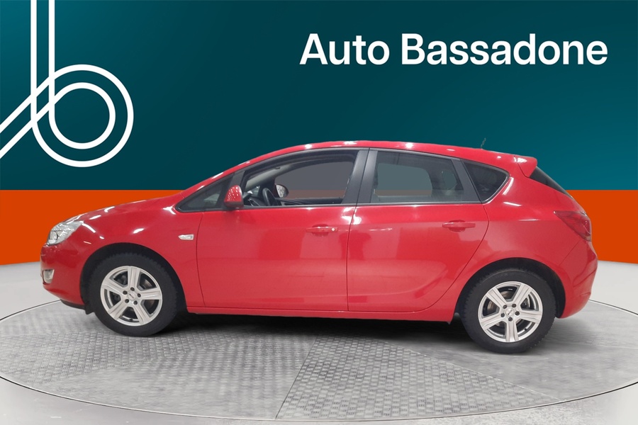 Opel Astra vaihtoauto