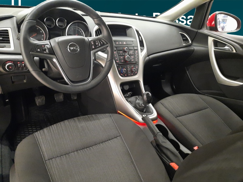 Opel Astra vaihtoauto