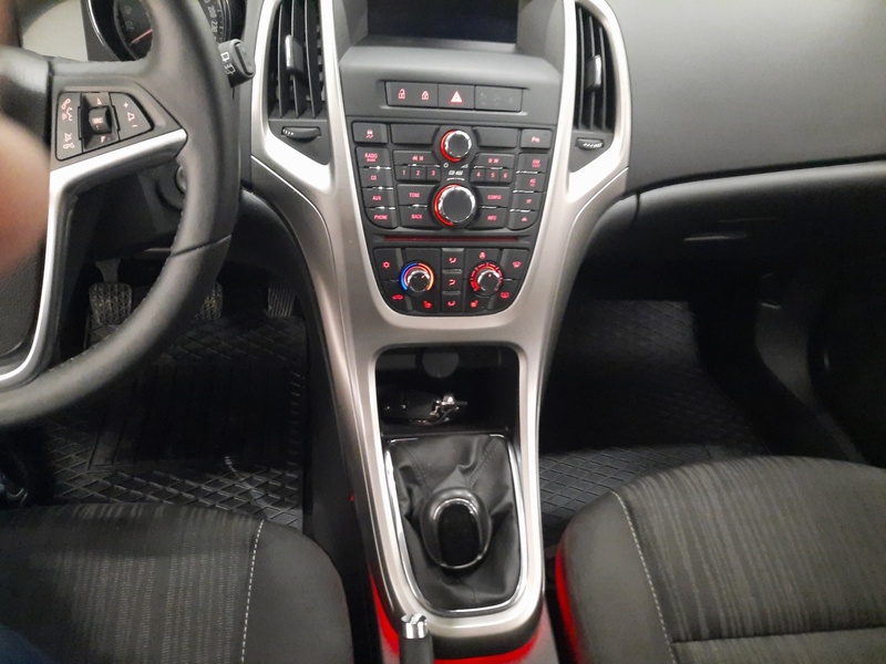 Opel Astra vaihtoauto