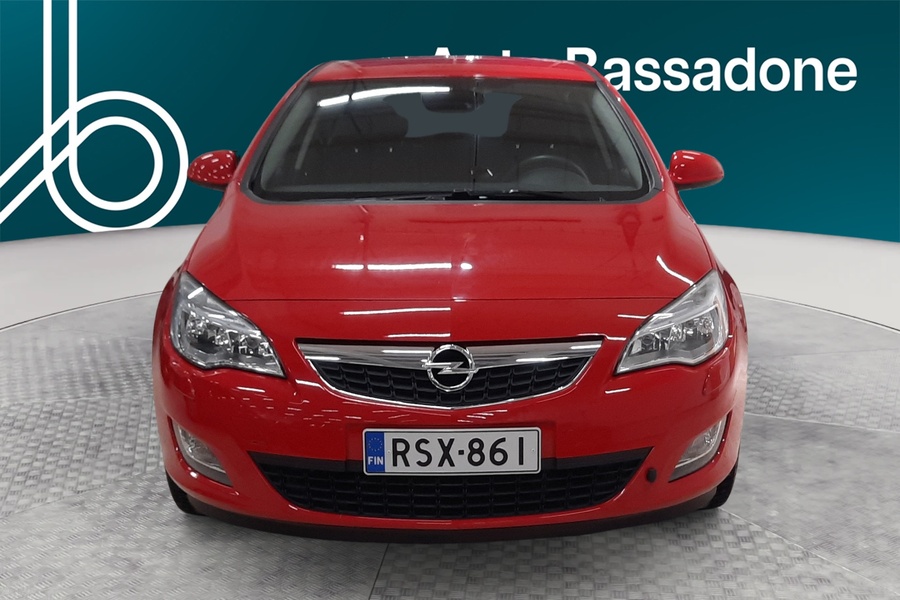 Opel Astra vaihtoauto