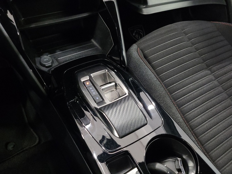 Peugeot e-2008 vaihtoauto