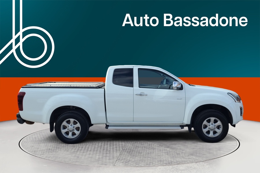 Isuzu D-Max vaihtoauto