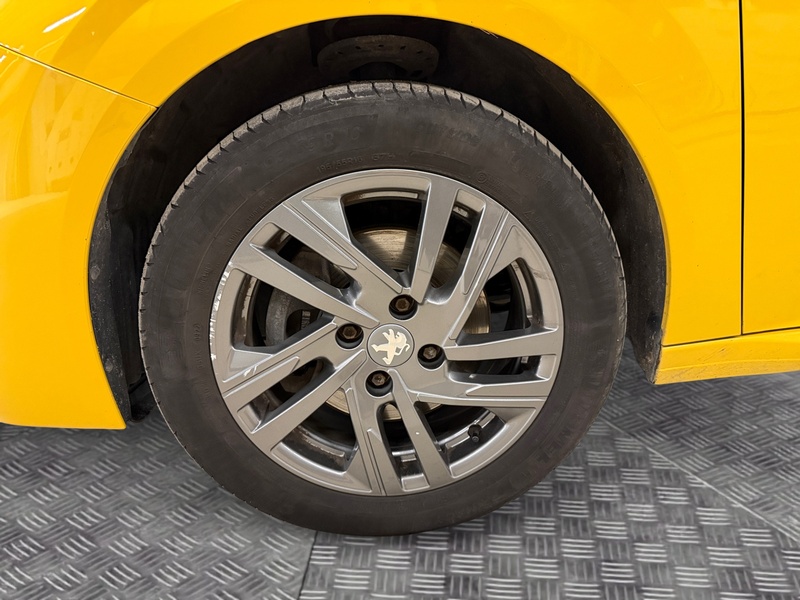 Peugeot 208 vaihtoauto