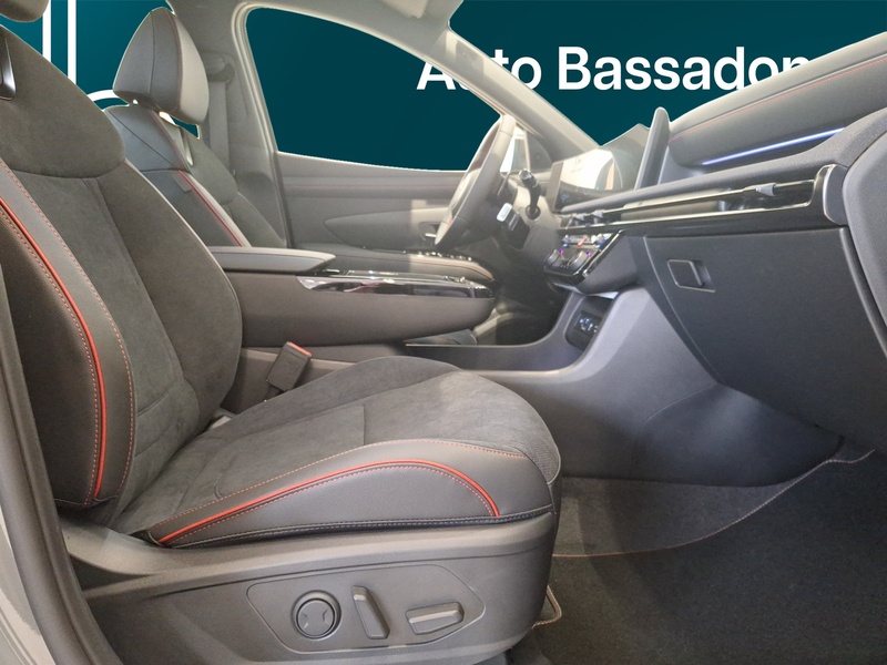 Hyundai TUCSON Hybrid vaihtoauto