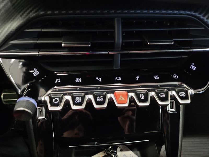 Peugeot e-2008 vaihtoauto