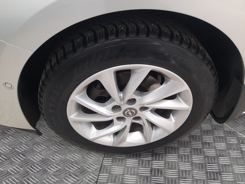 Opel Astra vaihtoauto