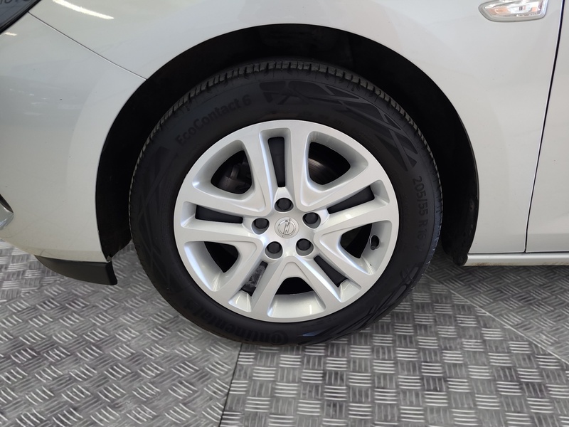 Opel Astra vaihtoauto