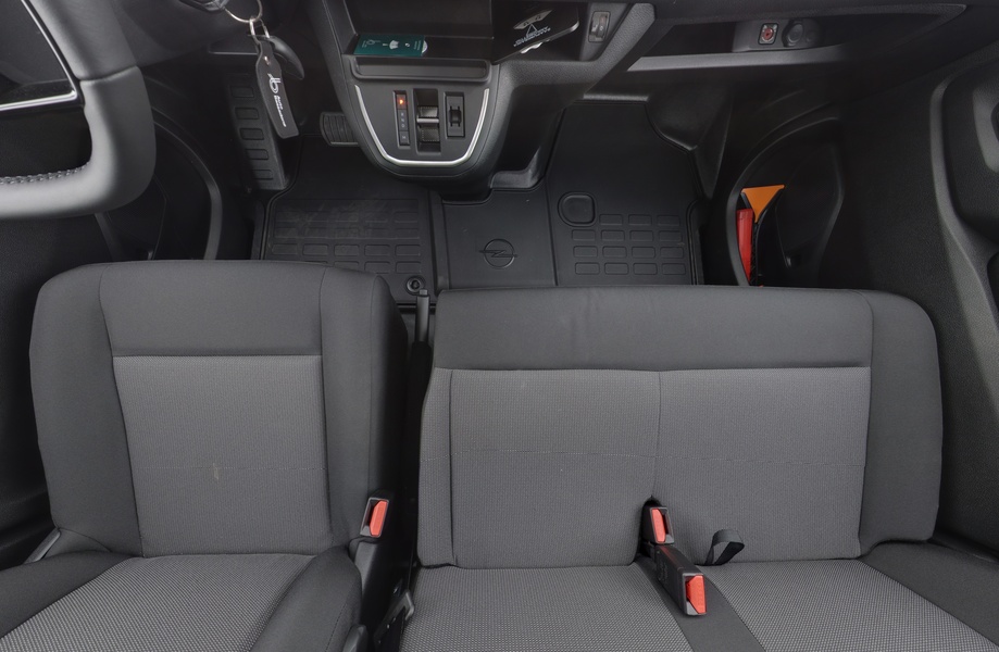 Opel Vivaro vaihtoauto