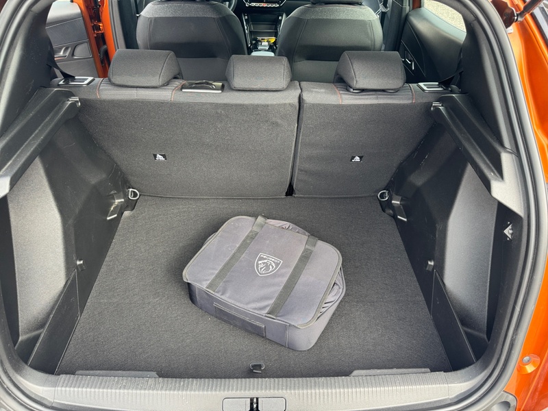 Peugeot e-2008 vaihtoauto