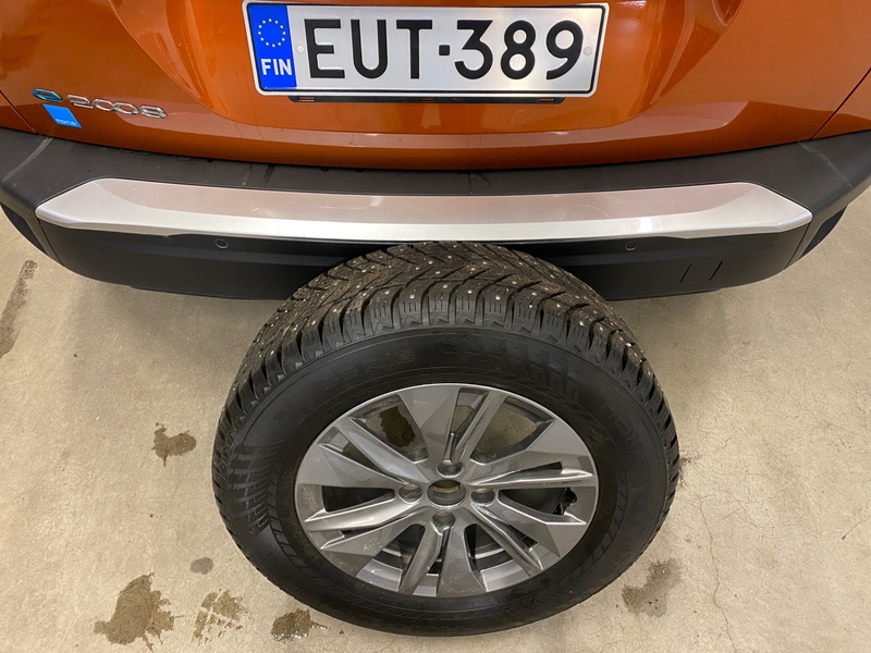 Peugeot e-2008 vaihtoauto