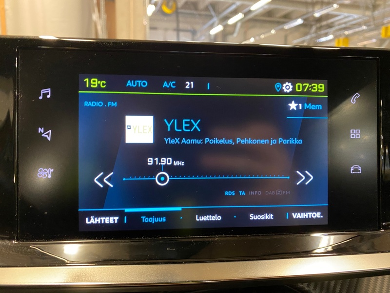 Peugeot e-2008 vaihtoauto