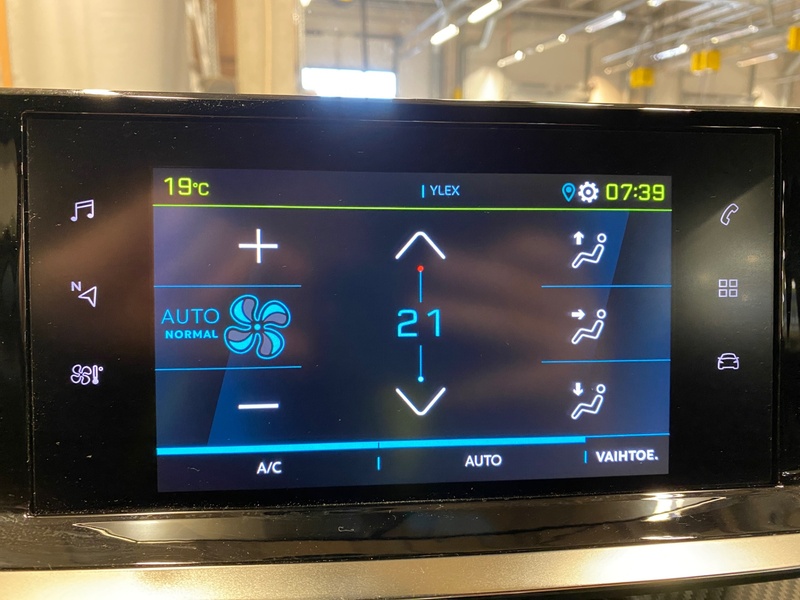 Peugeot e-2008 vaihtoauto