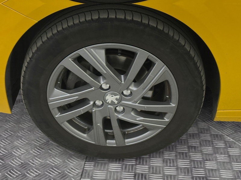 Peugeot 208 vaihtoauto