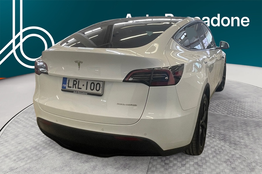 Tesla Model Y vaihtoauto