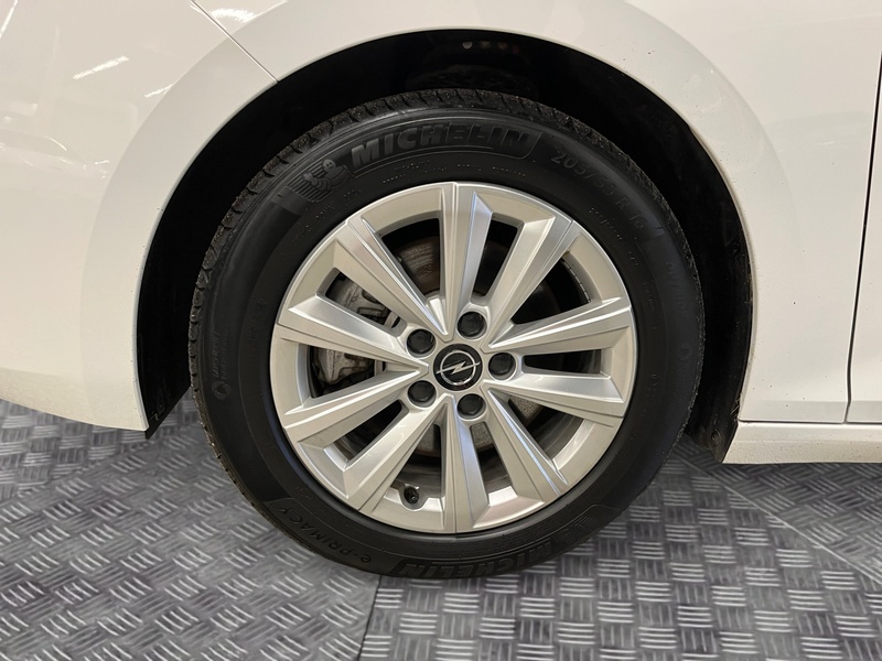 Opel Astra vaihtoauto