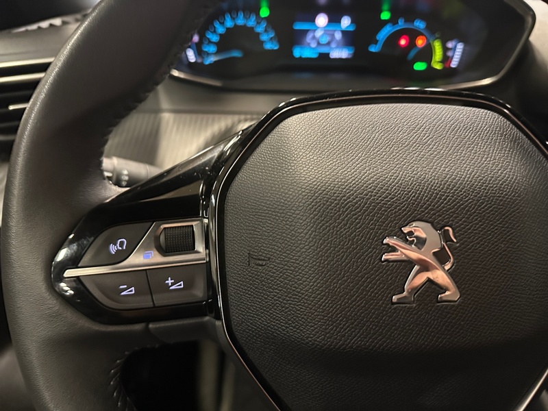 Peugeot e-2008 vaihtoauto