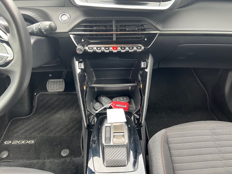 Peugeot e-2008 vaihtoauto